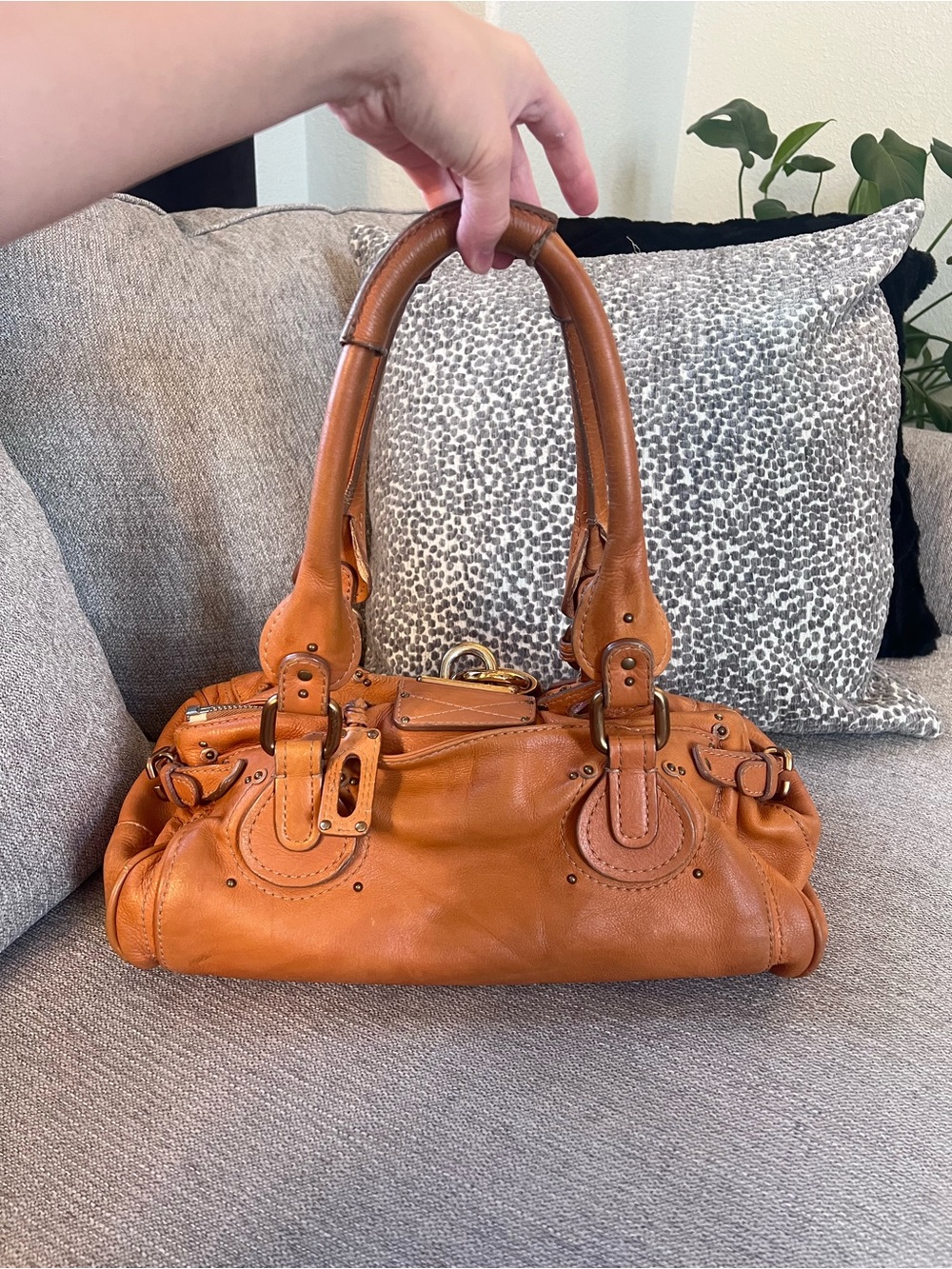 Chloe Paddington Camel Tan Leather Handbag with Gold Accents - Picture 2 of 11